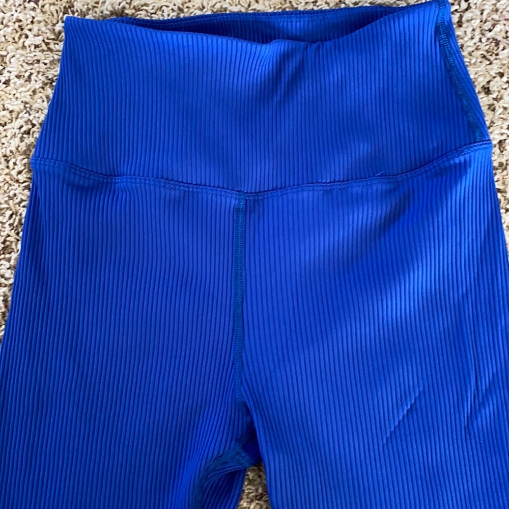 Carbon 38 Ribbed Regular rise 7/8 legging, color Strong Blue. Like new
